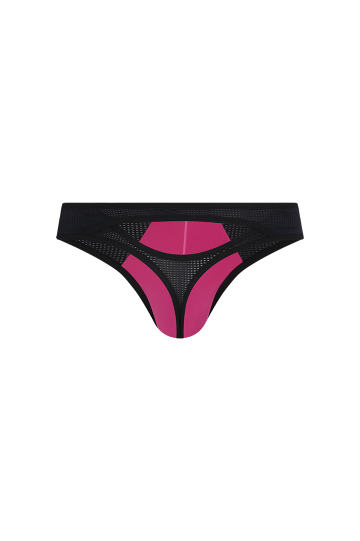 tanga brasilera Diane&Geordi con abertura posterior y cortes en malla, color negro con fucsia, fondo transparente